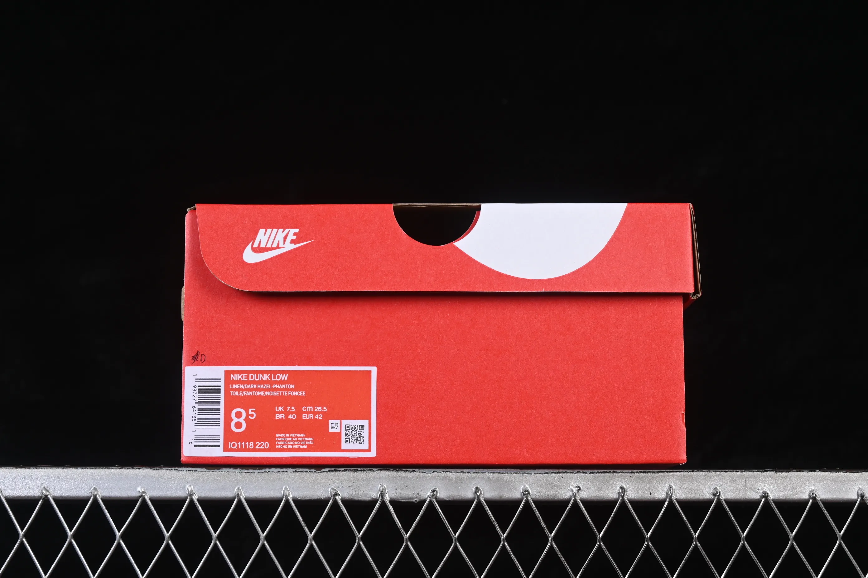 All categories Nk SB Dunk series Nk SB Dunk Low low-top sneakers F version Nike SB Dunk Low Year of the Horse limited low-top casual sneakers IQ1118-220